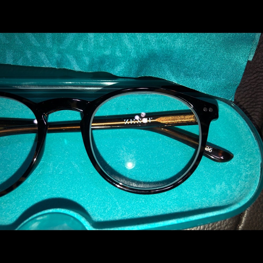 glasses - Picture 4 of 5